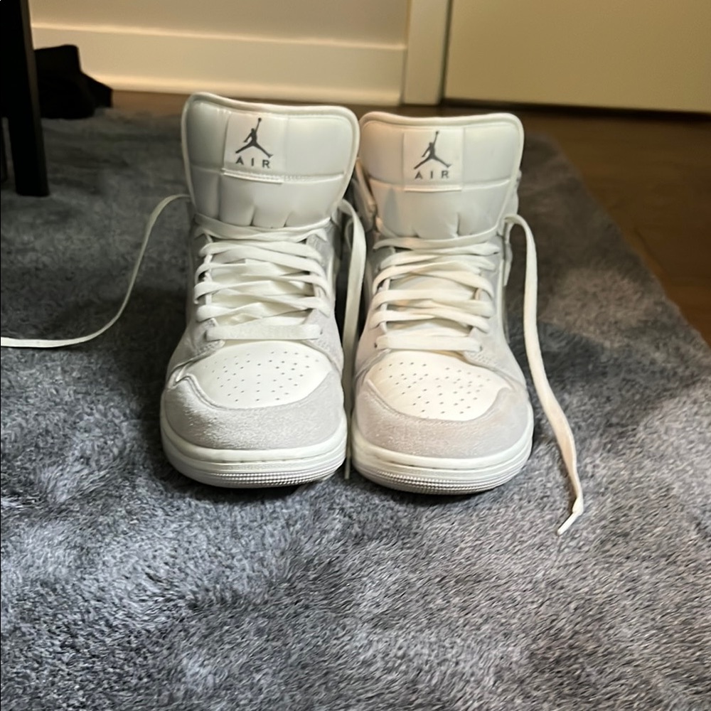 Men’s gray and white Jordan